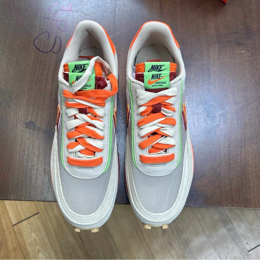 Nike Low waffle size 9